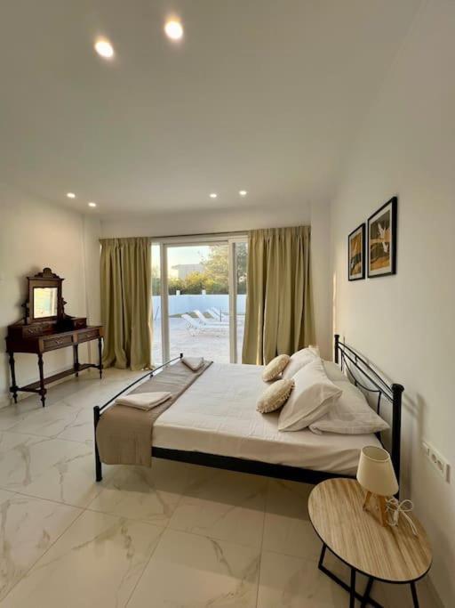 Marinos Villa *